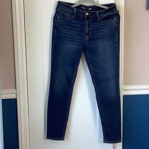 Old Navy women’s rockstar super skinny mid rise jeans size 8